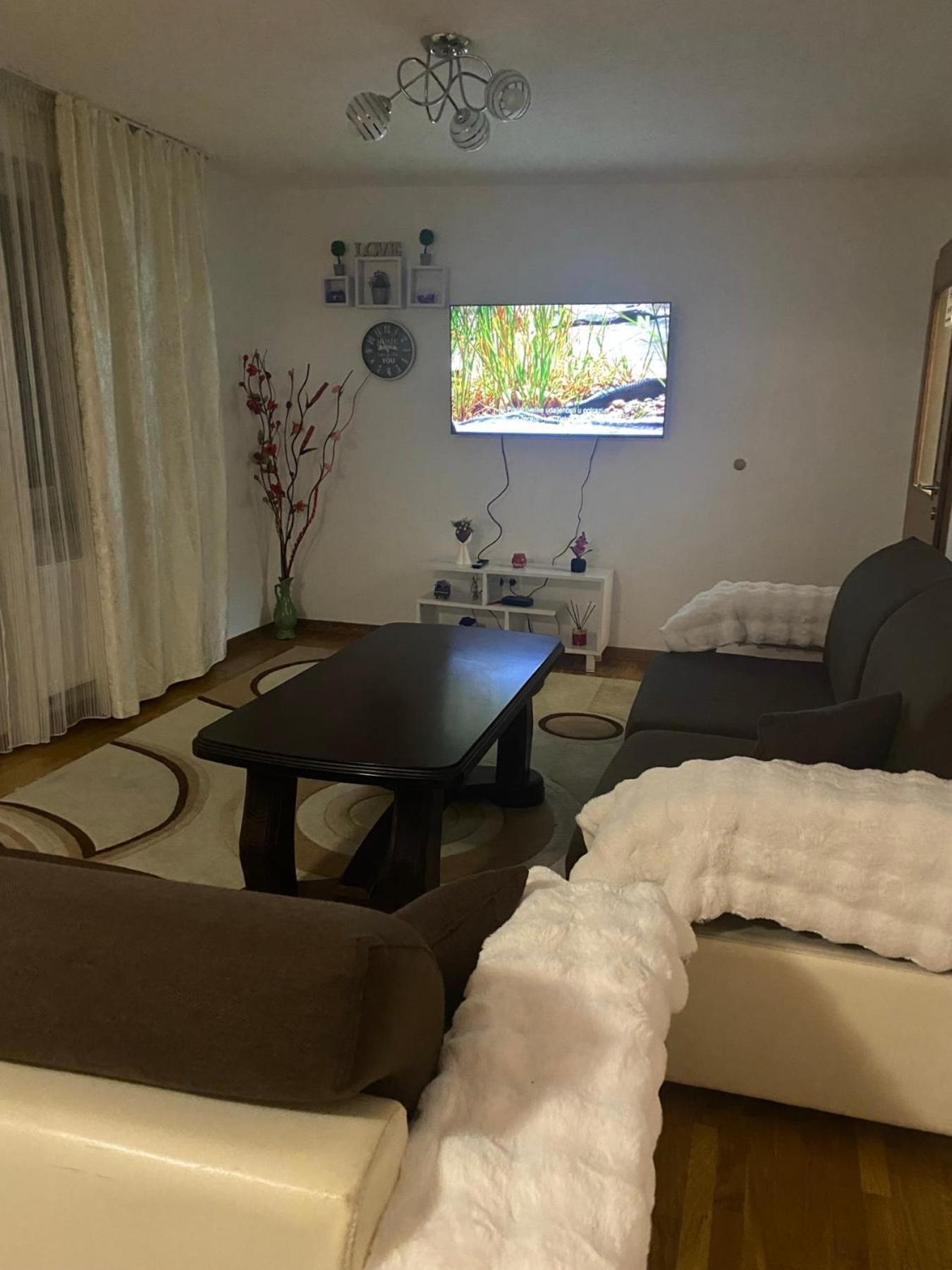Apartment Dzeni Сараево Екстериор снимка